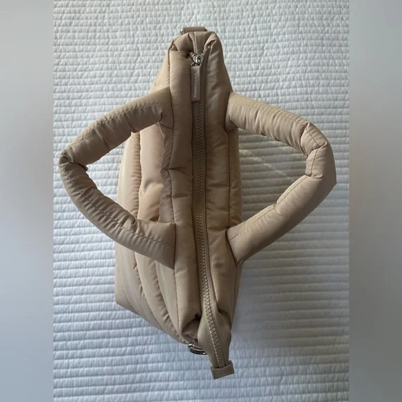 Wilo The Label Mini Puffer Active Tote Bag with Straps - Picture 7 of 13